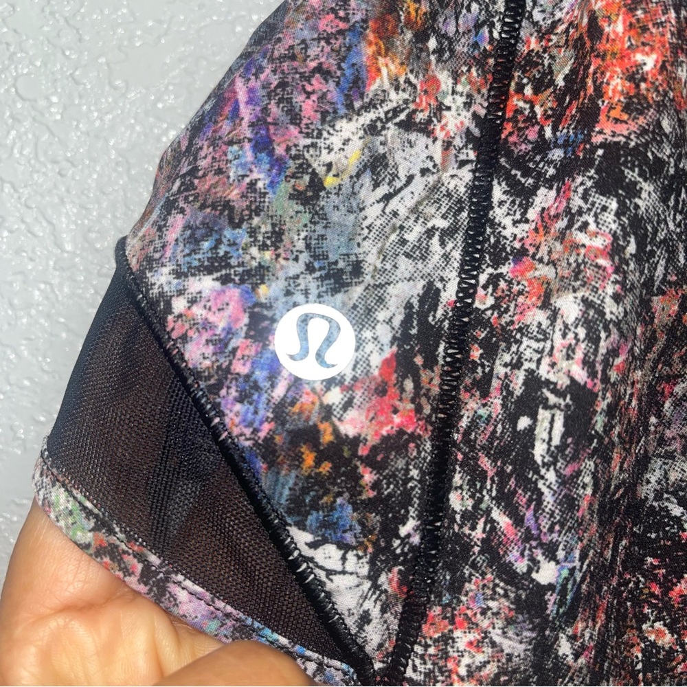 Lululemon  Colorful Women's Athletic Shorts size 4 EUC - Picture 4 of 7